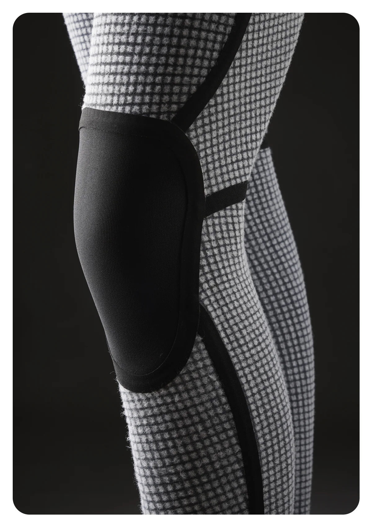 4/3mm Liquid Sealed Thermal Hooded Chest Zip Wetsuit (2026) - Image 7